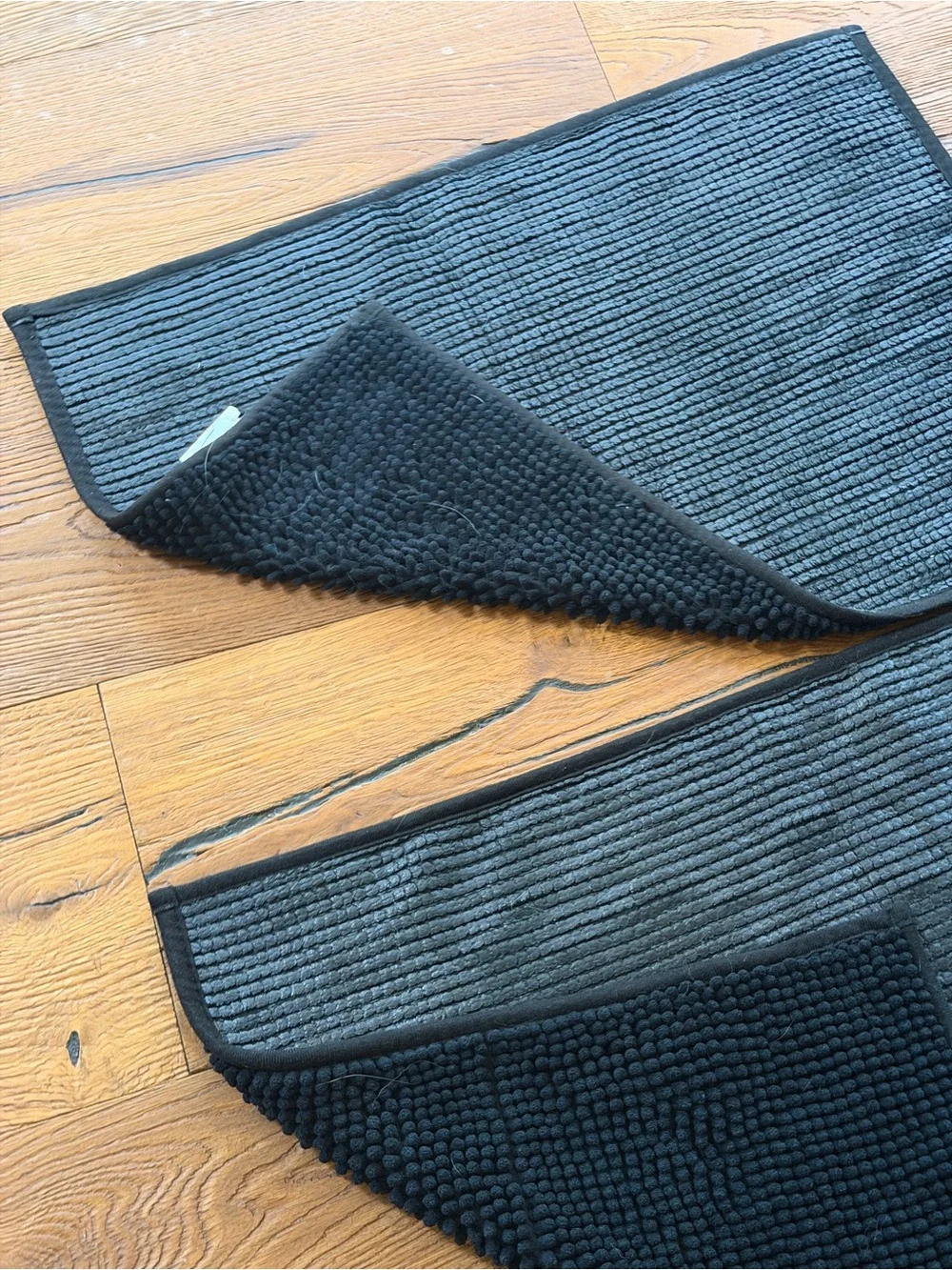 Room Essentials Everyday Black Chenille Bath rug Mats - Set of 2